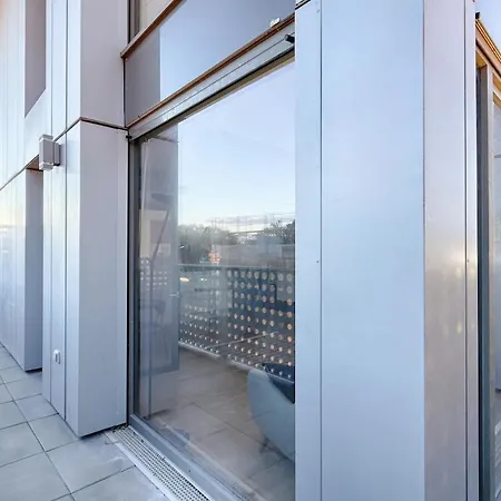Charming Near Philharmonie Apartment *